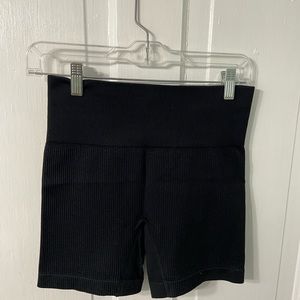 Colsie ribbed bike short (Black)